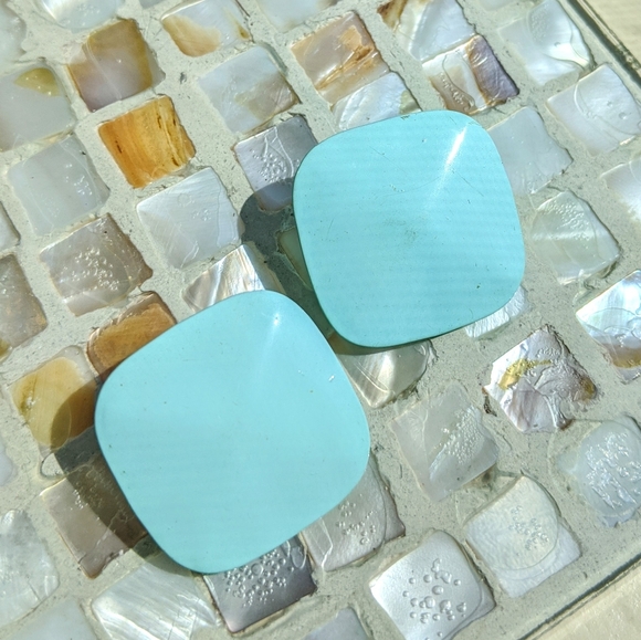 Jewelry - 💚 Retro Alert!!! Geometric Earrings